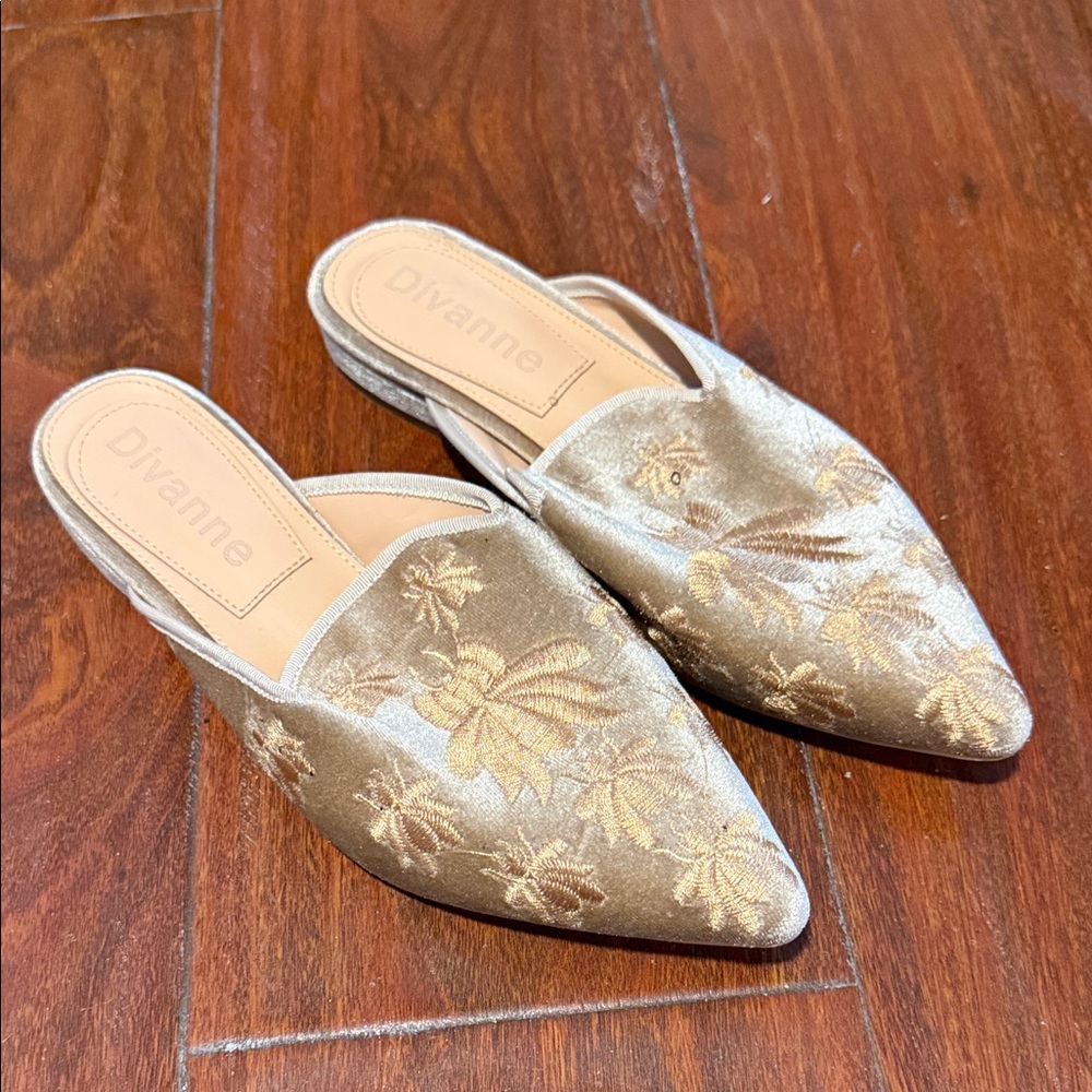 Gold Floral Embroidered Women's Mules